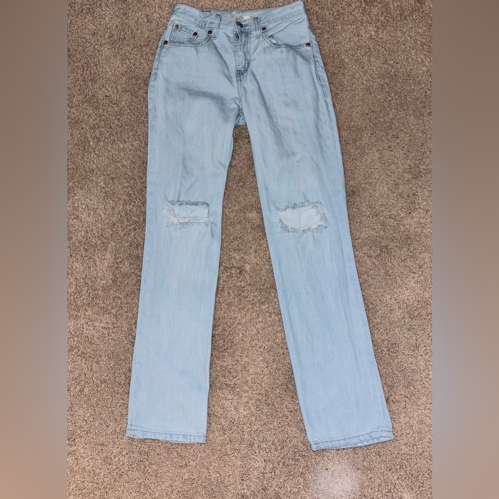 Levi’s Straight Leg Jeans